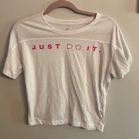 Nike Tops - 🟢10/$10 - Nike top